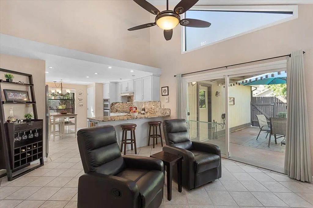 2007 Parkhill Drive, Roseville