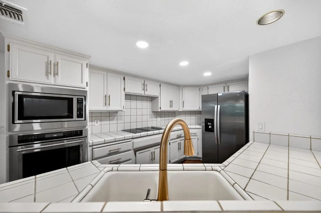 8855 Glori Dawn Drive, Orangevale