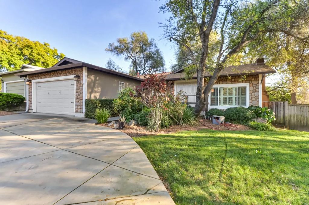 7320 Douglas Boulevard, Granite Bay