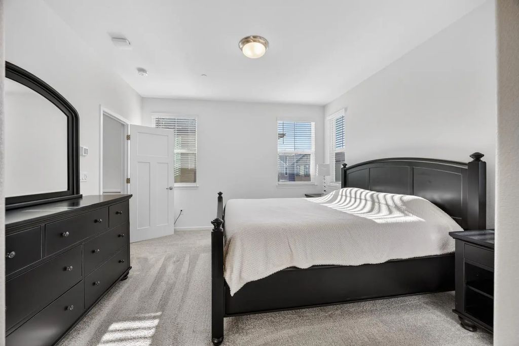 1570 Parkside Way, Roseville