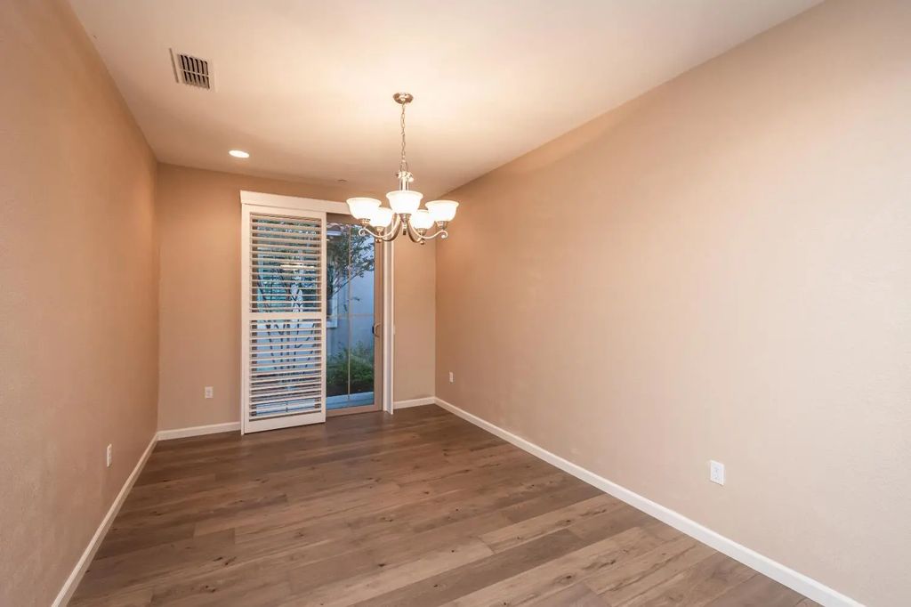 1457 Marseille Lane, Roseville