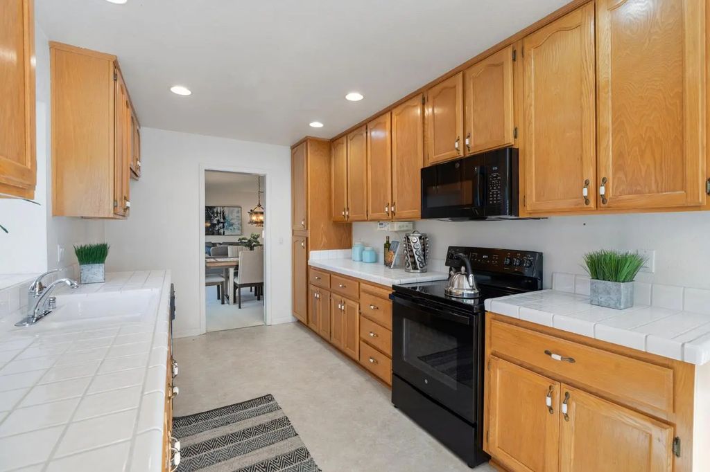 105 Graeagle Court, Roseville