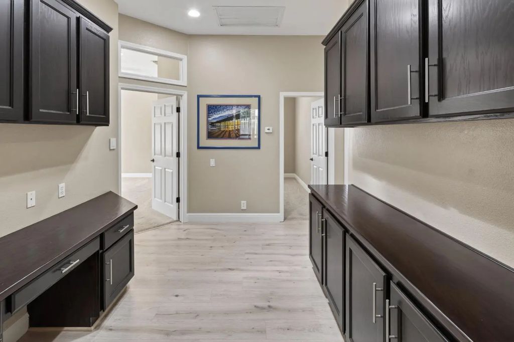 496 Yale Drive, Roseville