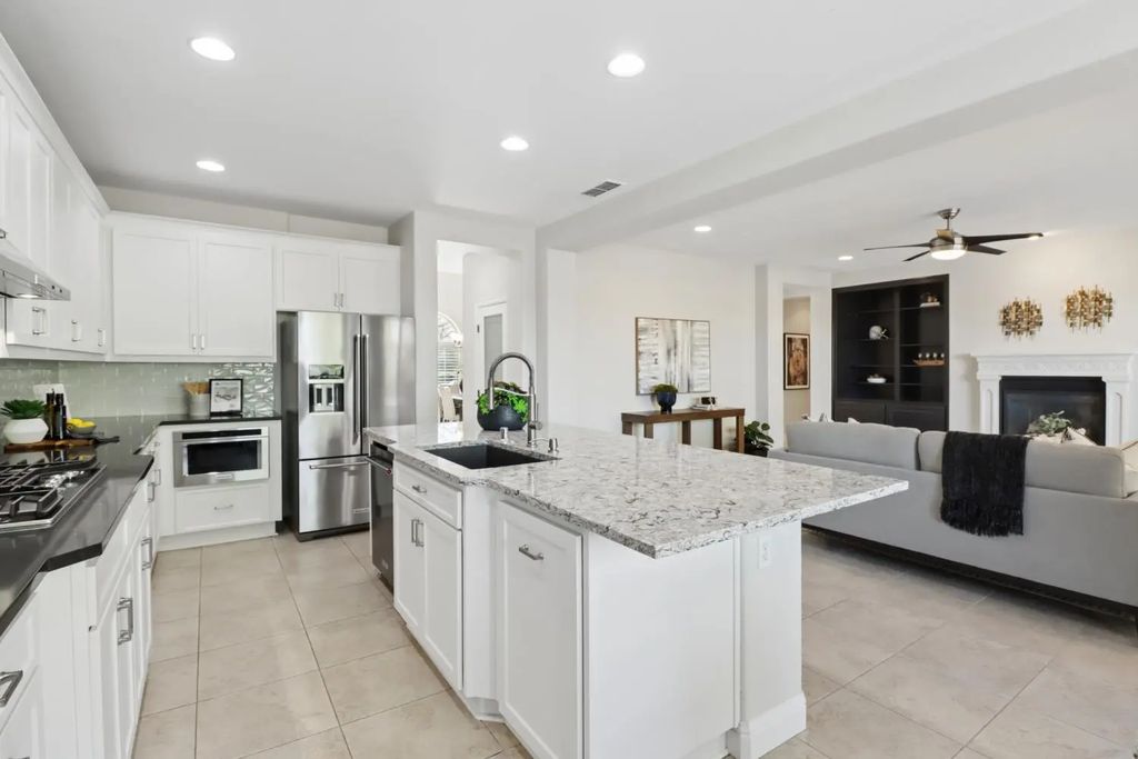 1152 Oak Valley Drive, Lincoln