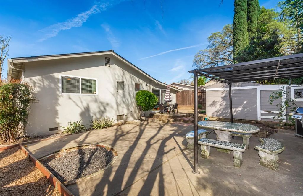 5004 Cypress Avenue, Carmichael