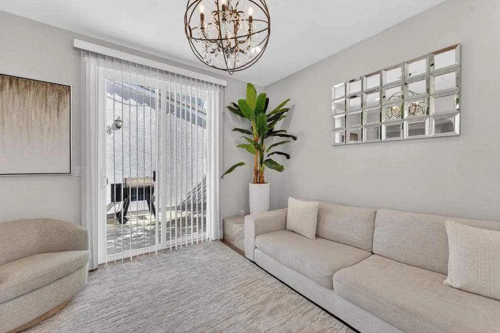 7 Villa Gardens Court 7, Roseville