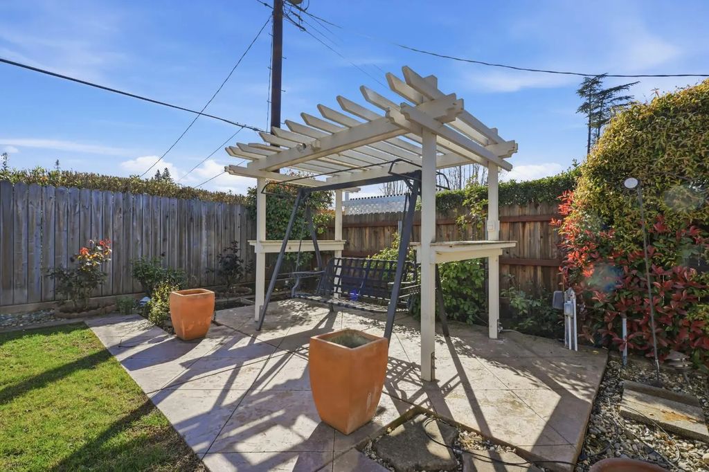 8142 Treecrest Avenue, Fair Oaks