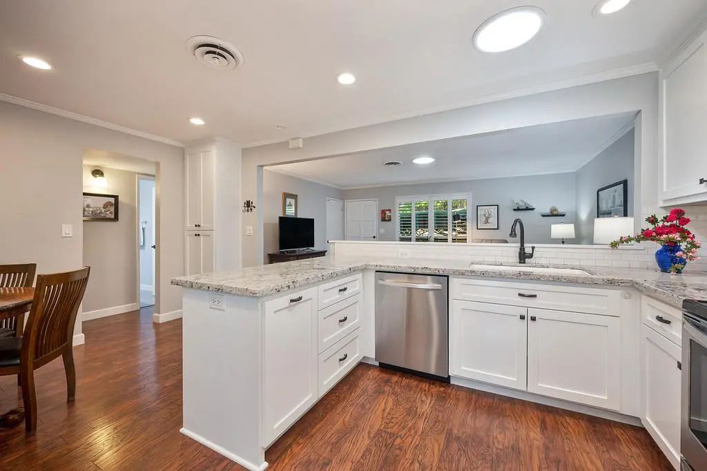 415 Sutton Place, Auburn