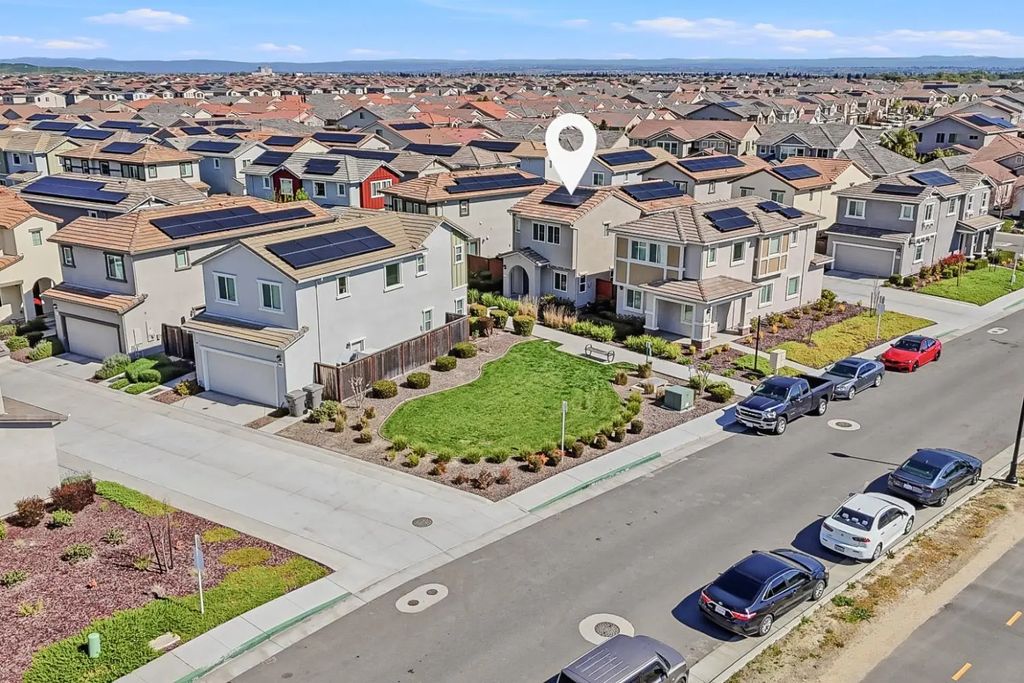5040 Cumberland Drive, Roseville