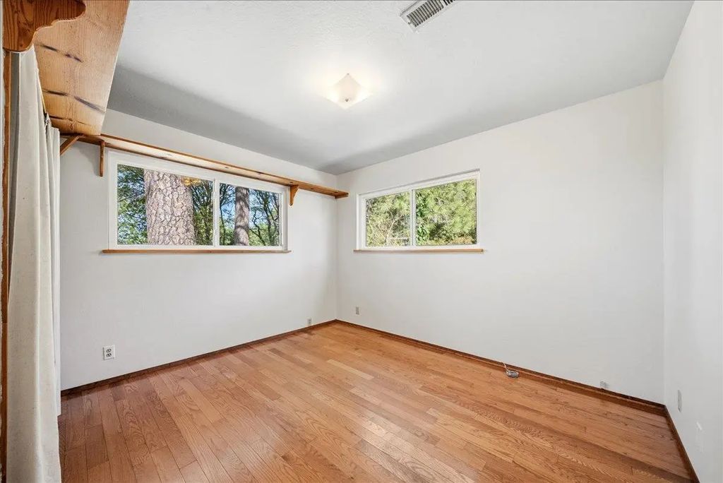21465 Mason Road, Colfax