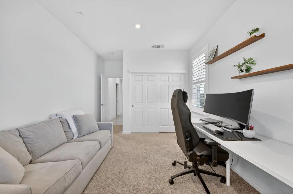 2703 Coronado Lane, Lincoln