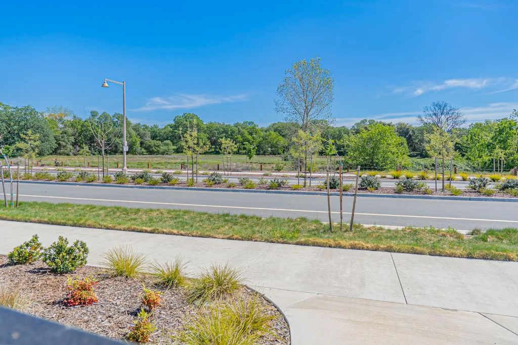 1756 Red Lake Way, Lincoln