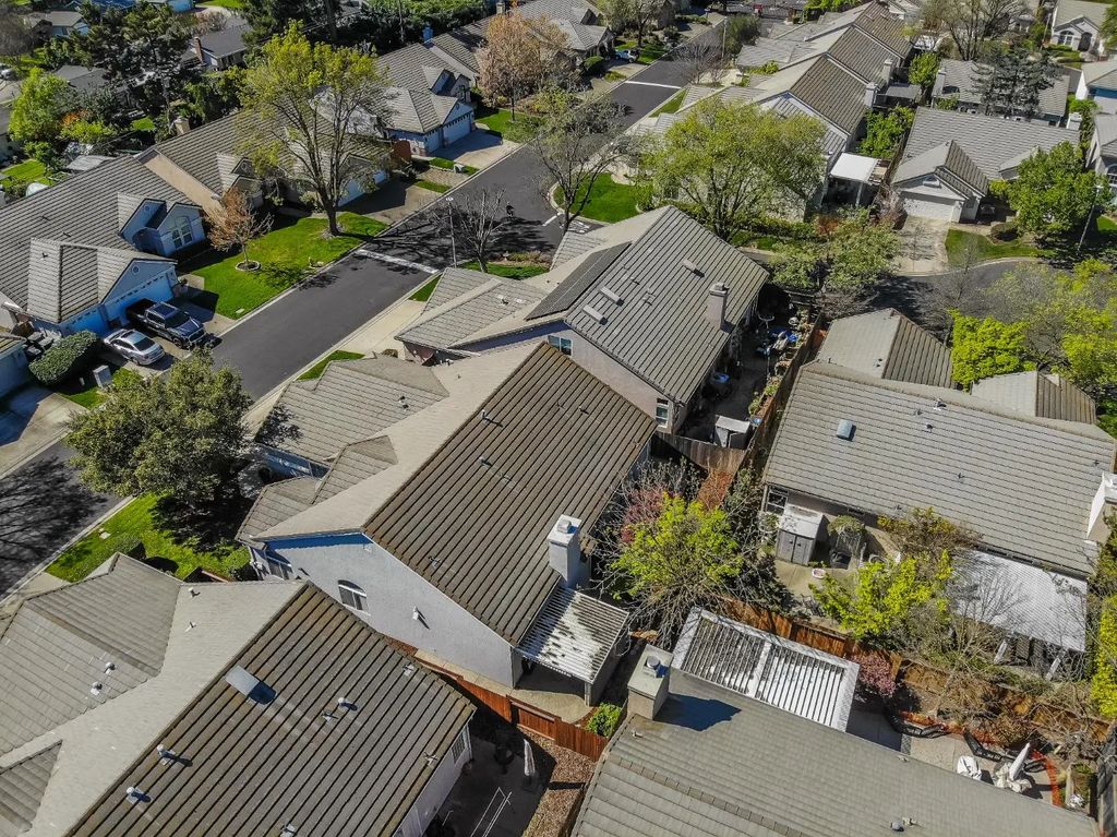 5140 Whisper Oaks Lane, Carmichael