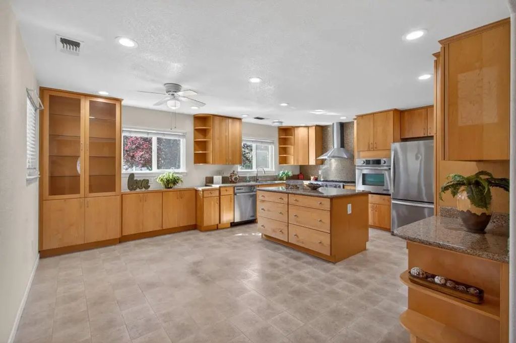 3167 Baseline Road, Roseville