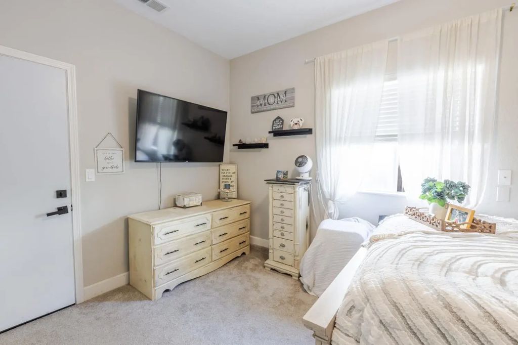 2152 Milan Way, Roseville