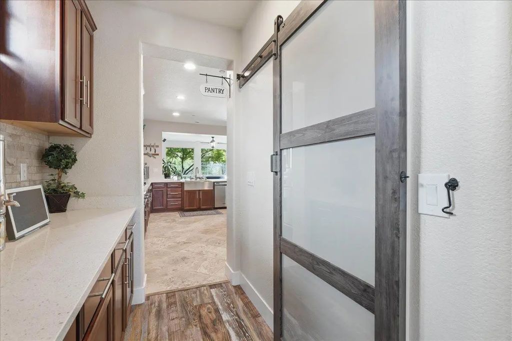 1128 Southbridge Circle, Lincoln