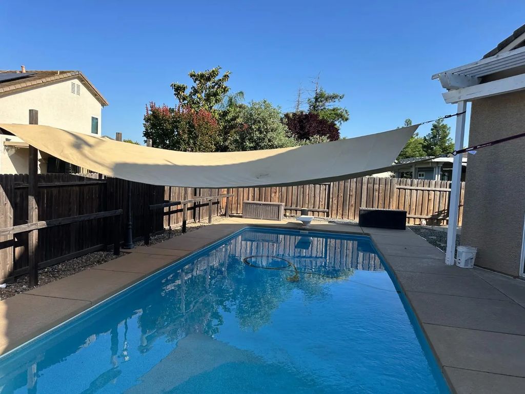 748 Swallowview Court, Lincoln