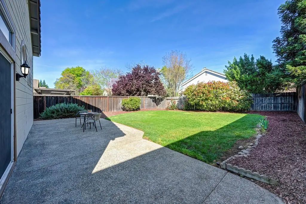225 Rochelle Court, Roseville
