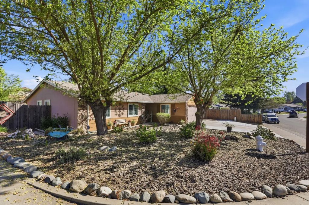 8101 Ramwood Way, Orangevale