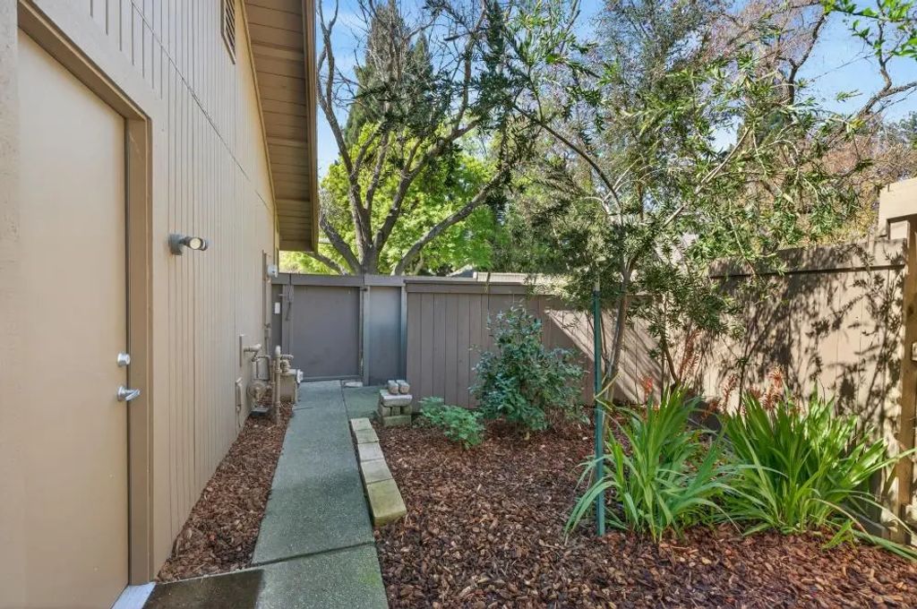 11334 Mother Lode Circle, Gold River
