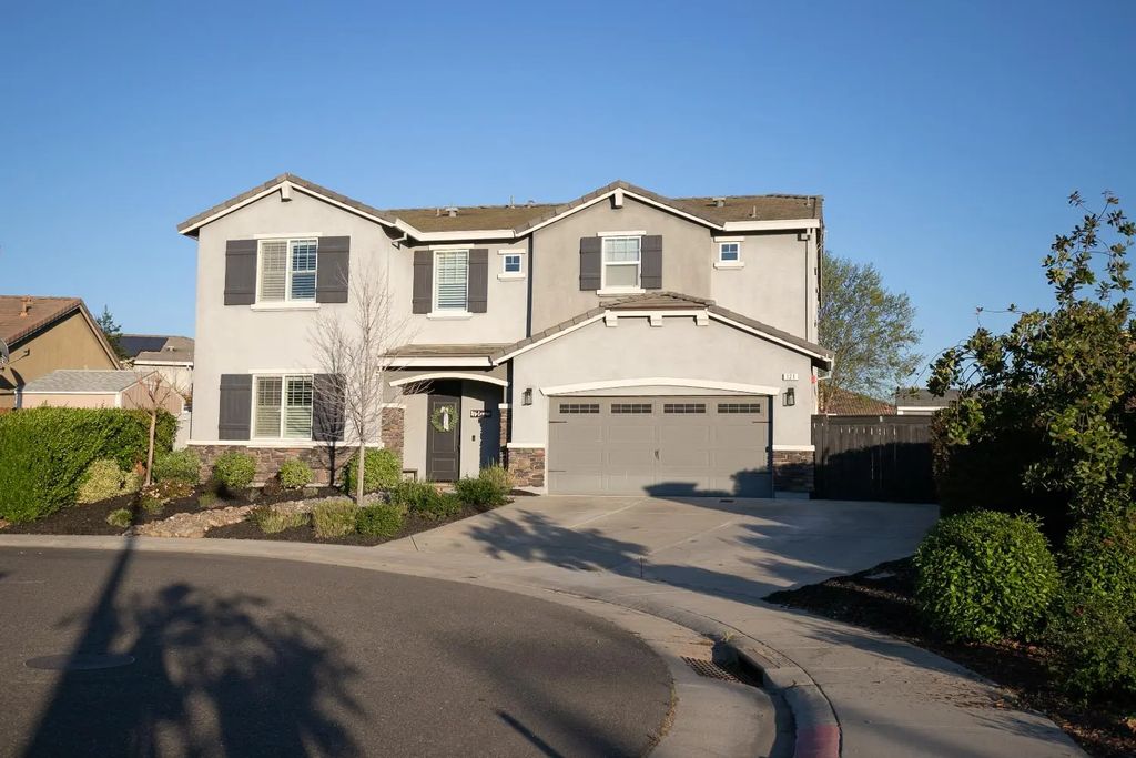 121 Monaco Court, Lincoln