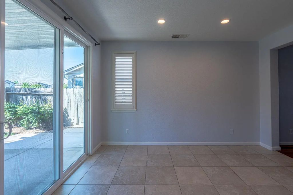 3258 Farleton Lane, Roseville