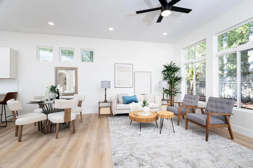8017 Steamboat Lane, Roseville