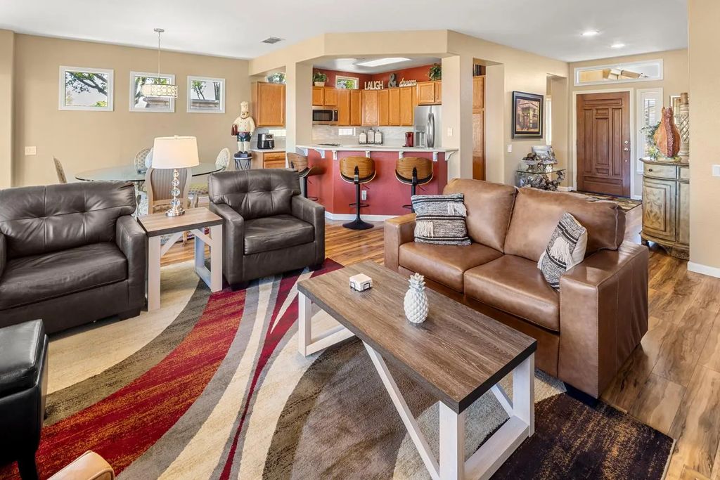380 Lilypond Lane, Lincoln