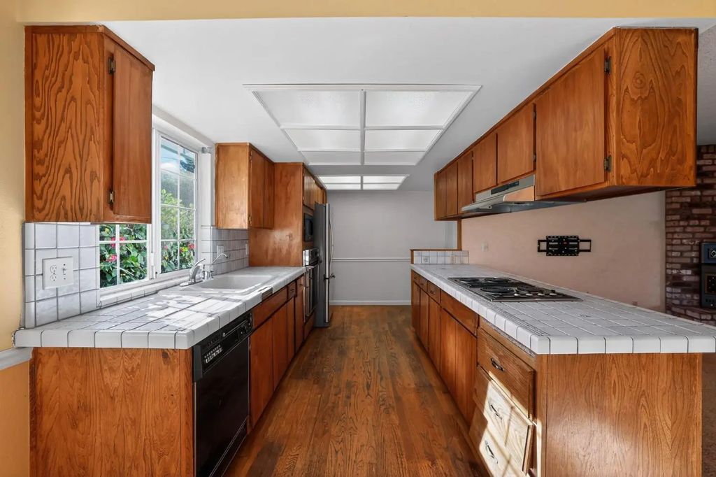 8260 E Granite Drive, Granite Bay