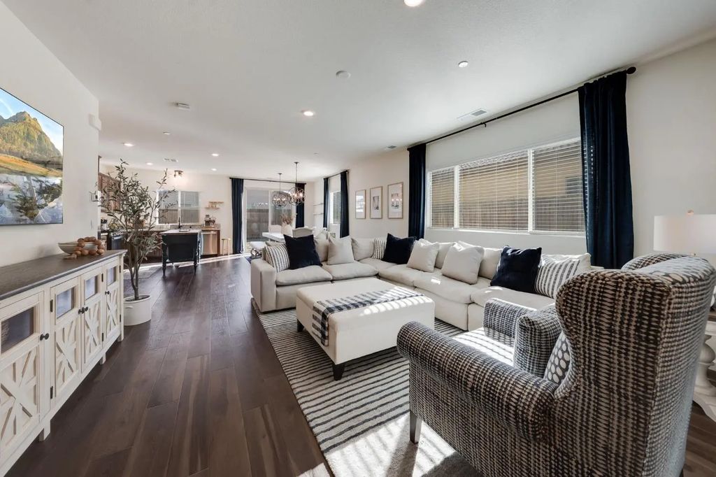 3332 Pruett Drive, Roseville