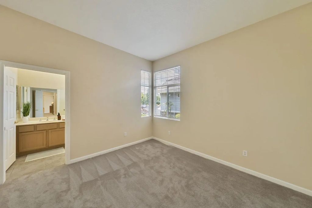 416 Barusch Court, Roseville