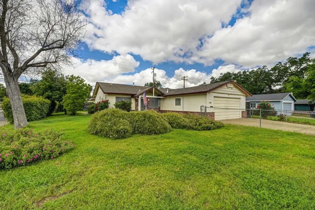 5901 Woodleigh Drive, Carmichael