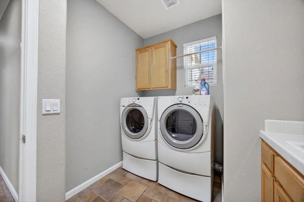 1272 Trehowell Drive, Roseville