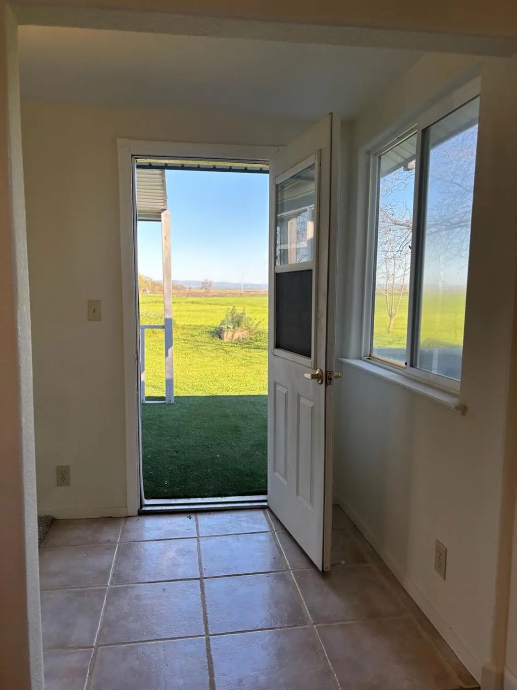 3027 W Wise Road, Lincoln