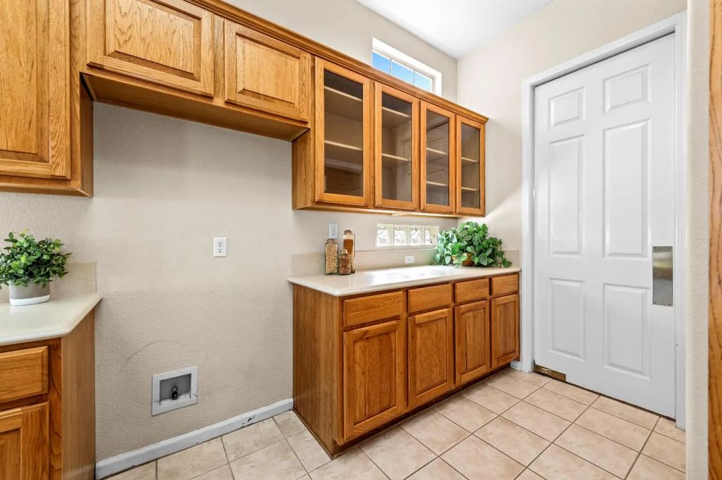 816 Dragonfly Court, Roseville