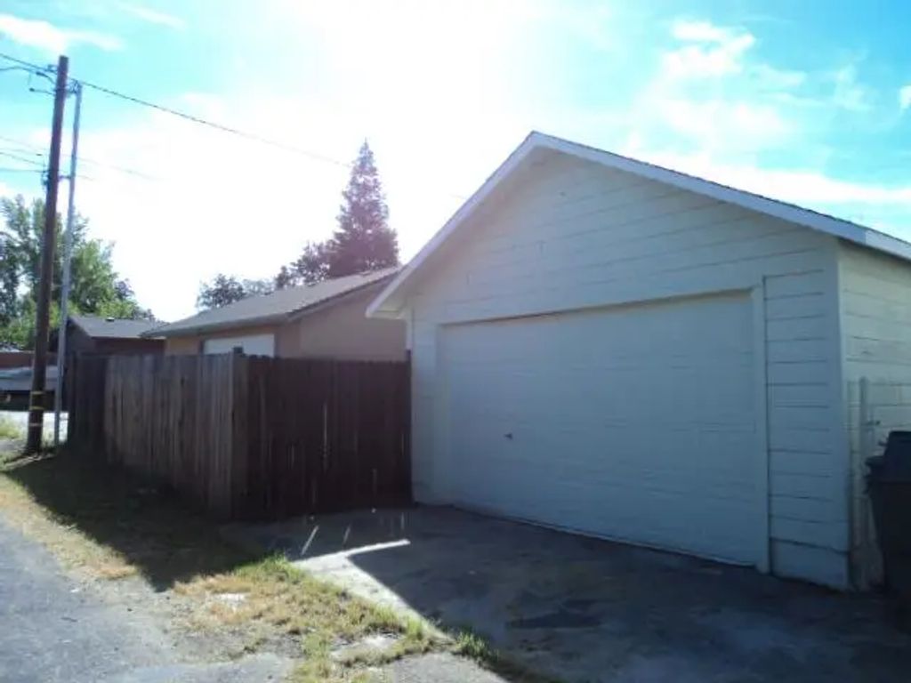 726 Grove Street, Roseville