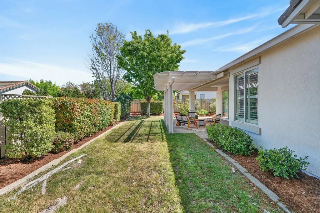 1266 Hillhaven Lane, Lincoln