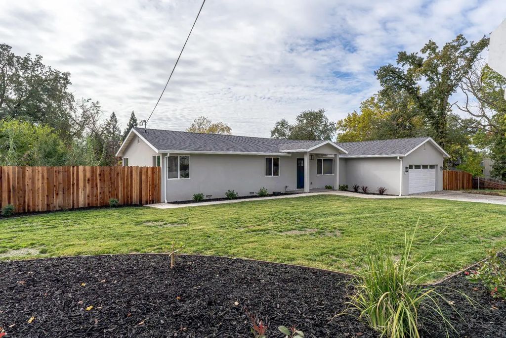 6838 Grant Avenue, Carmichael