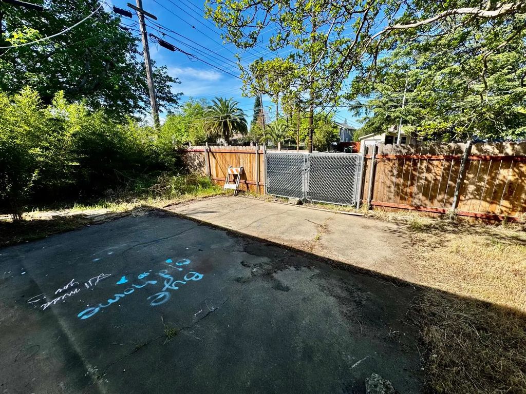 5500 Whitfield Way, Carmichael