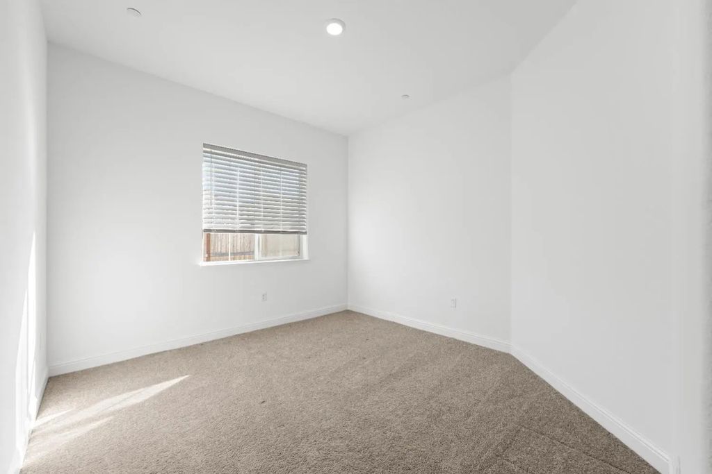200 Star Dream Court, Roseville
