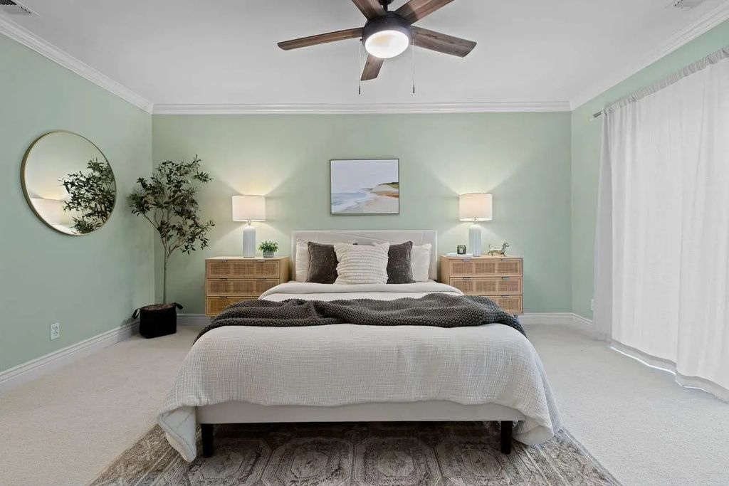 447 Sutton Place, Auburn