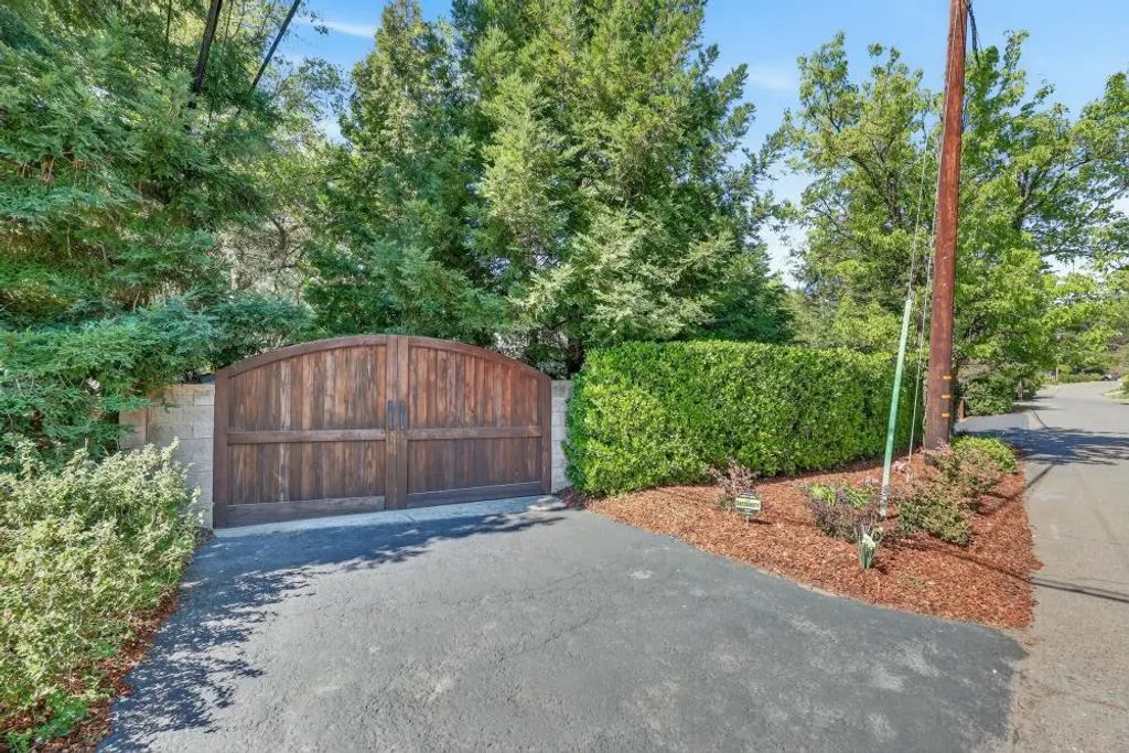 4401 Shady Oak, Fair Oaks