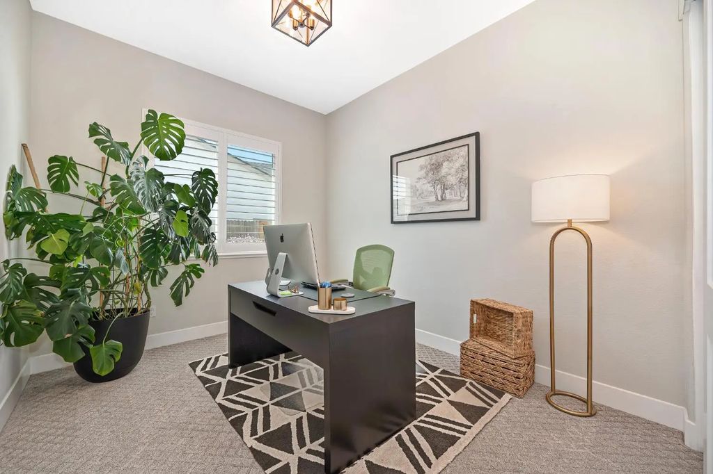 4057 Scotch Pine Drive, Roseville