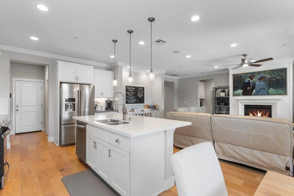 9820 Rayo Court, Roseville