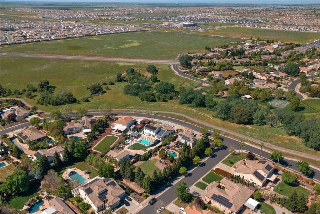 4031 White Mill Crescent Road, Roseville