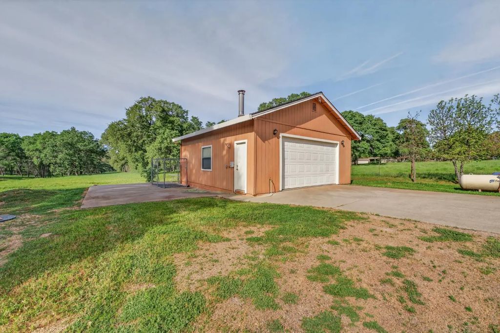 26583 Table Meadow Road, Auburn