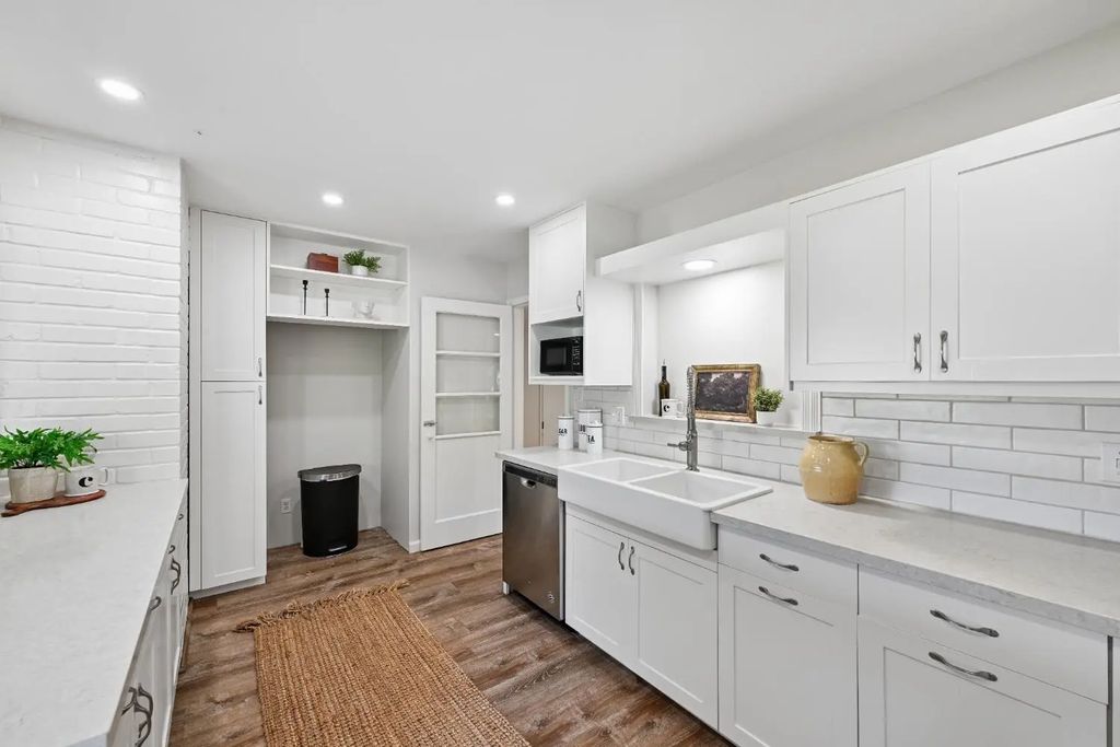 8820 Sunset Avenue, Fair Oaks