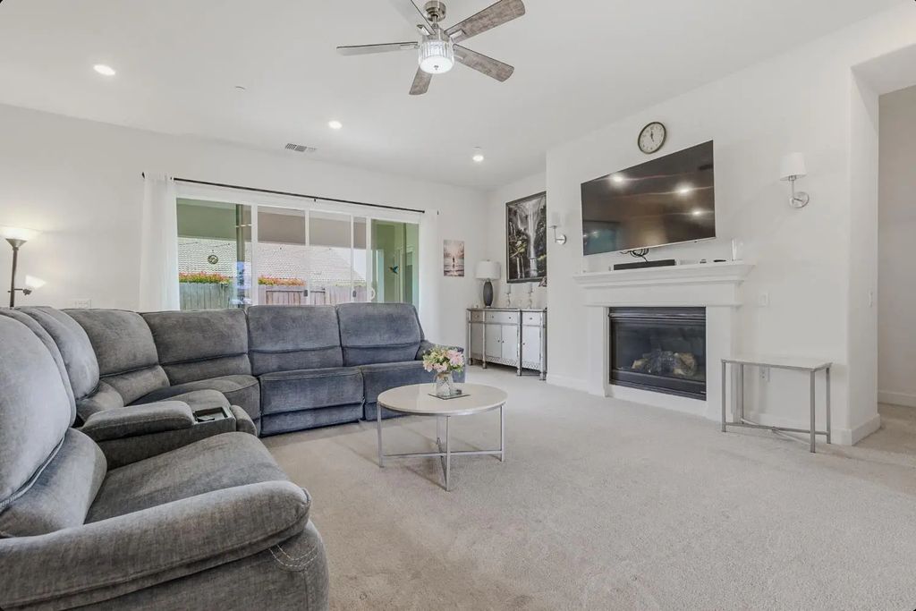 4691 Freesia Circle, Roseville