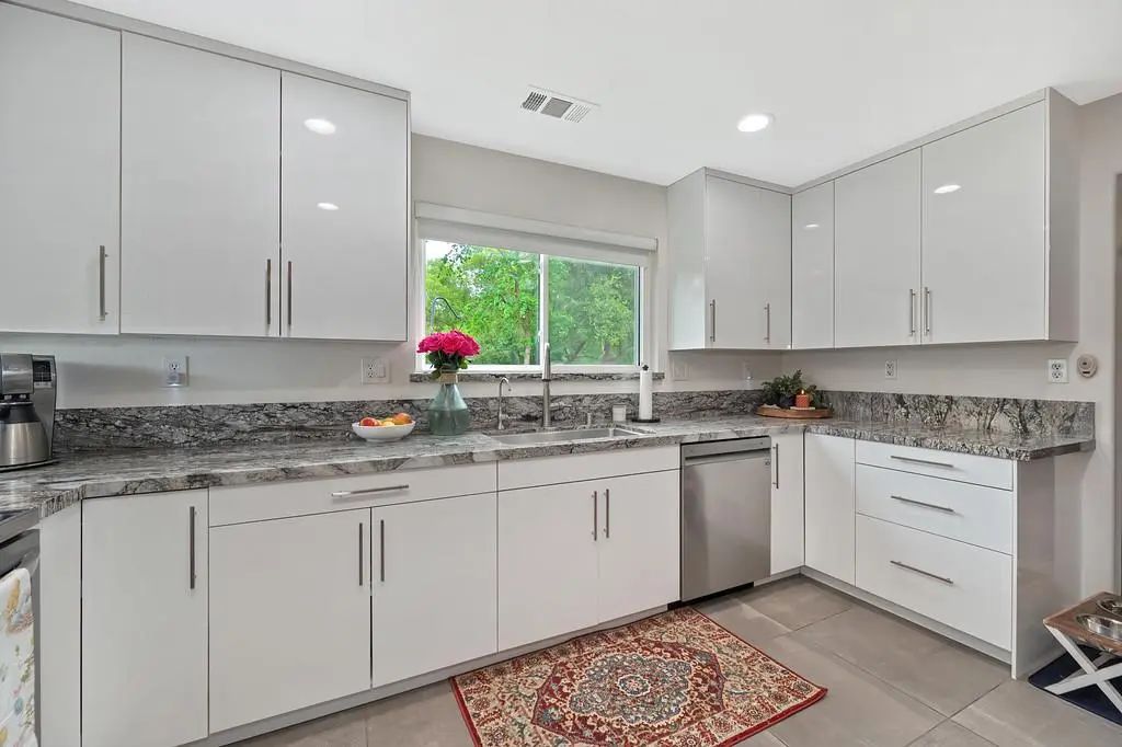 9100 Billy Mitchell Boulevard, Roseville