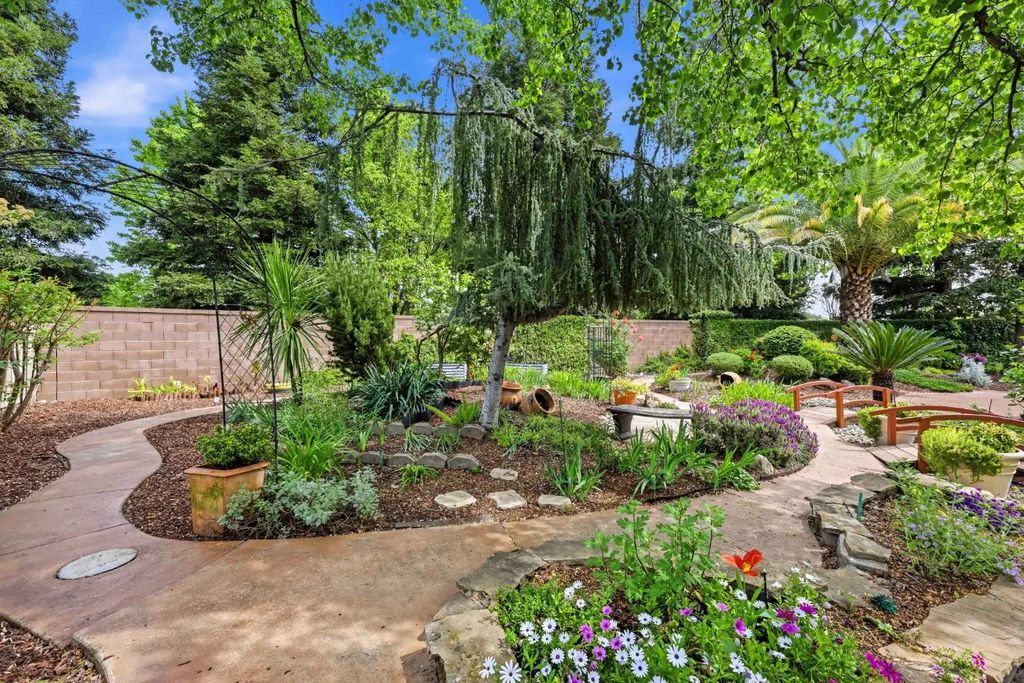 290 Lariat Loop, Lincoln